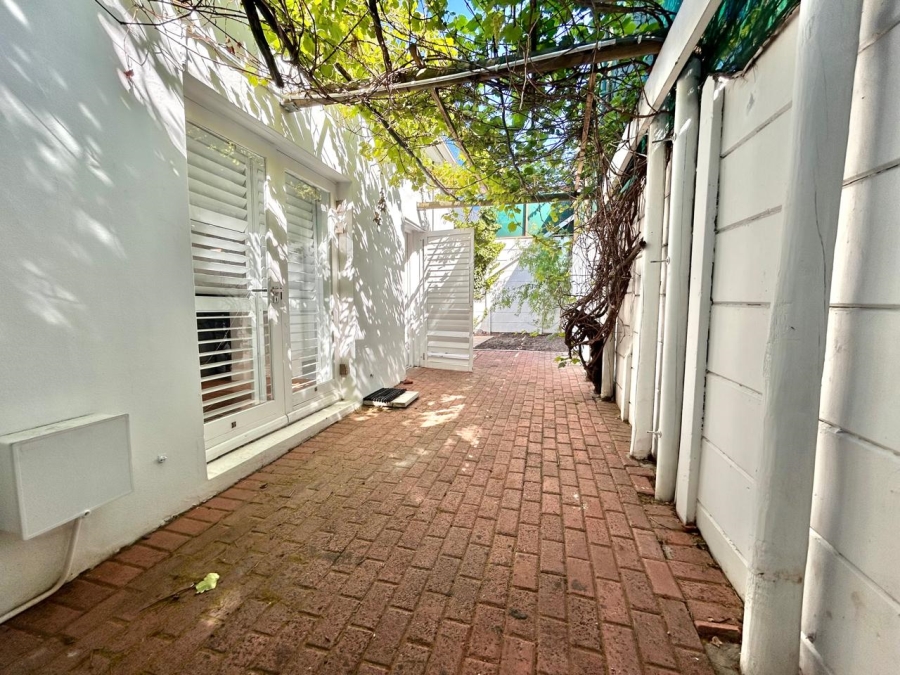 To Let 2 Bedroom Property for Rent in Wynberg Western Cape